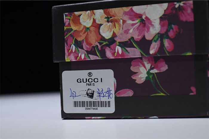 G*u*i leather slide sandal with flower  0400088498707