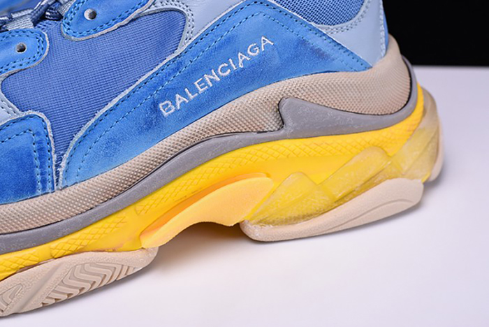 BALENCIAGA 17FW TRIPLE S"CREAM" Washed Show Snea Grey MENS 483513W06E
