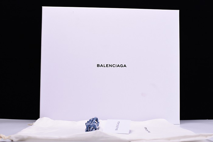 BALENCIAGA 17FW TRIPLE S"CREAM" Washed Show Snea Grey MENS 483513W06E