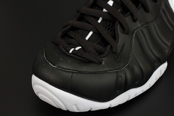Nike Air Foamposite Pro "Dr. Doom" Black/White 624041-006
