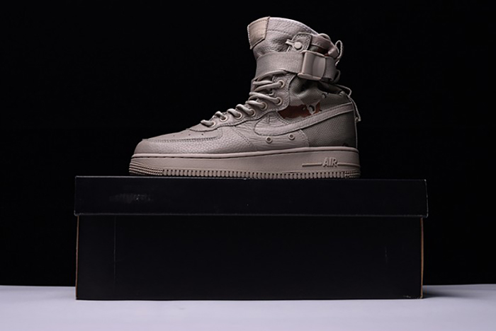 NIKE SPECIAL FORCES AIR FORCE 1 "DESERT CAMO" WOMENS 864024-202