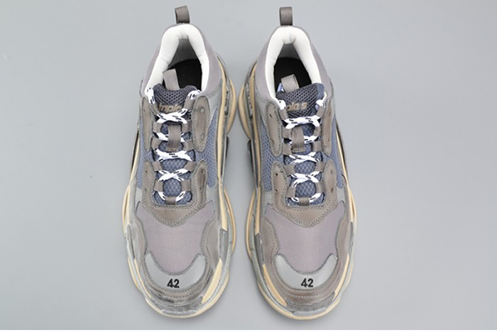 BALENCIAGA 17FW TRIPLE S WASHED SHOW SNEA GREY MENS AED2900