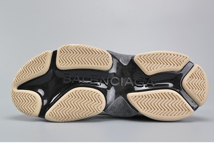 BALENCIAGA 17FW TRIPLE S WASHED SHOW SNEA GREY MENS AED2900