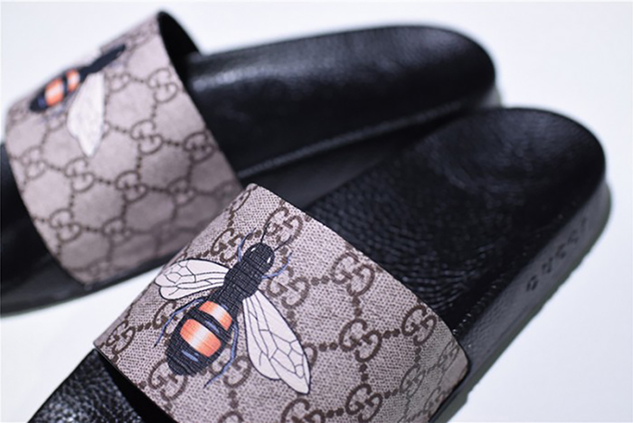 G*u*i leather slide sandal with plaid bee