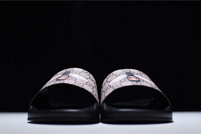 G*u*i leather slide sandal with plaid bee