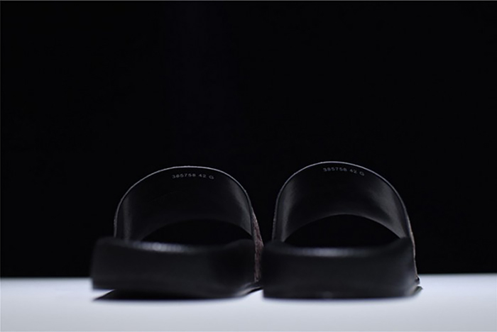 G*u*i leather slide sandal with plaid bee