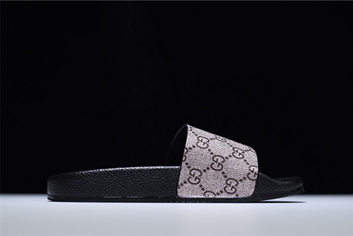 G*u*i leather slide sandal with plaid