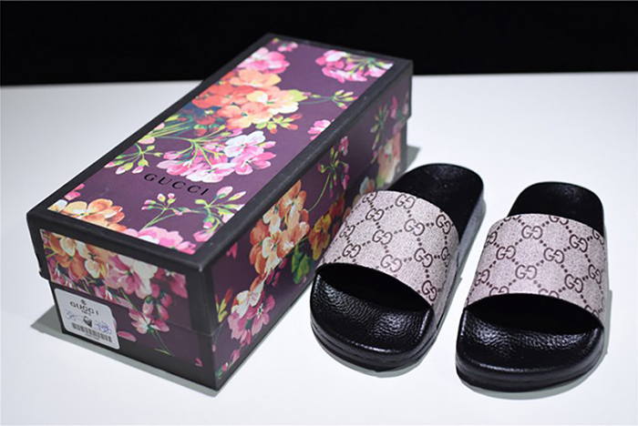 G*u*i leather slide sandal with plaid
