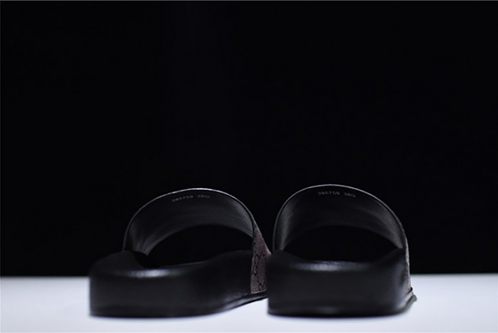 G*u*i leather slide sandal with plaid