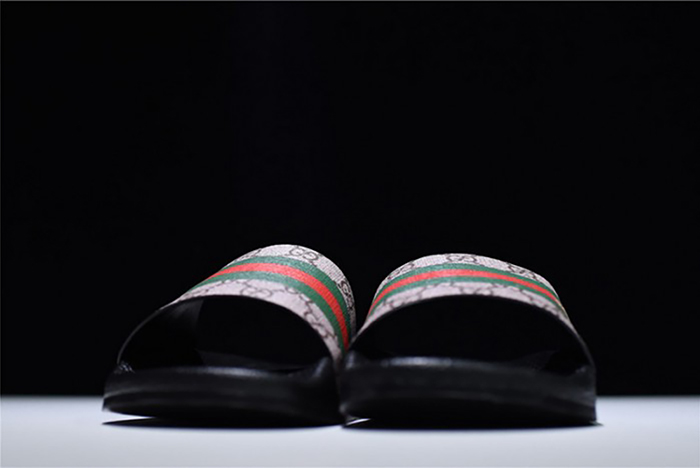 G*u*i leather slide sandal with bee