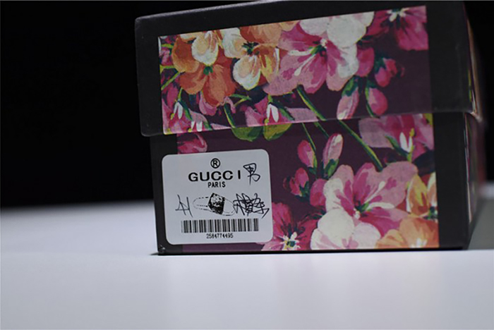 G*u*i leather slide sandal with bee