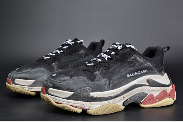 BALENCIAGA 17FW TRIPLE S TRAINER BLACK/ RED MENS W05M23972