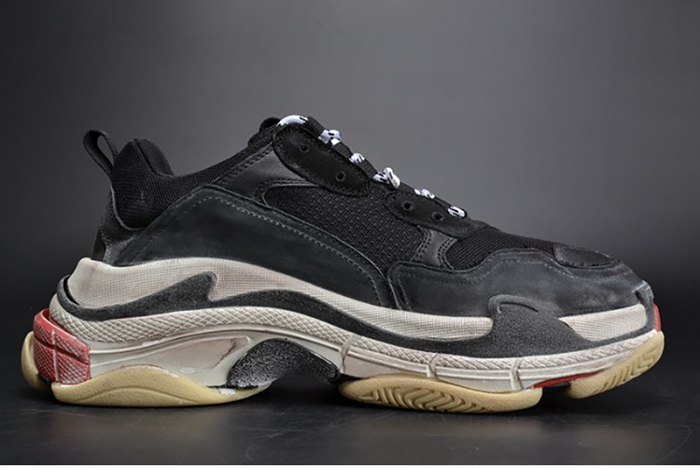 BALENCIAGA 17FW TRIPLE S TRAINER BLACK/ RED MENS W05M23972
