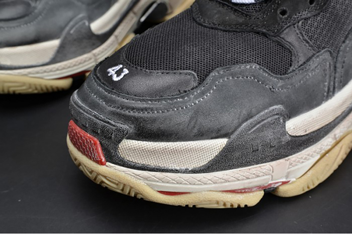 BALENCIAGA 17FW TRIPLE S TRAINER BLACK/ RED MENS W05M23972