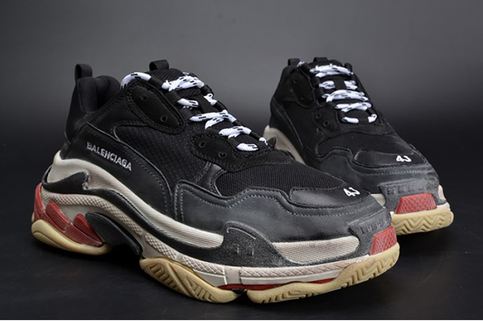 BALENCIAGA 17FW TRIPLE S TRAINER BLACK/ RED MENS W05M23972