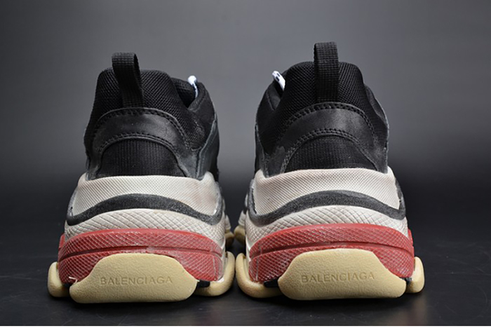 BALENCIAGA 17FW TRIPLE S TRAINER BLACK/ RED MENS W05M23972